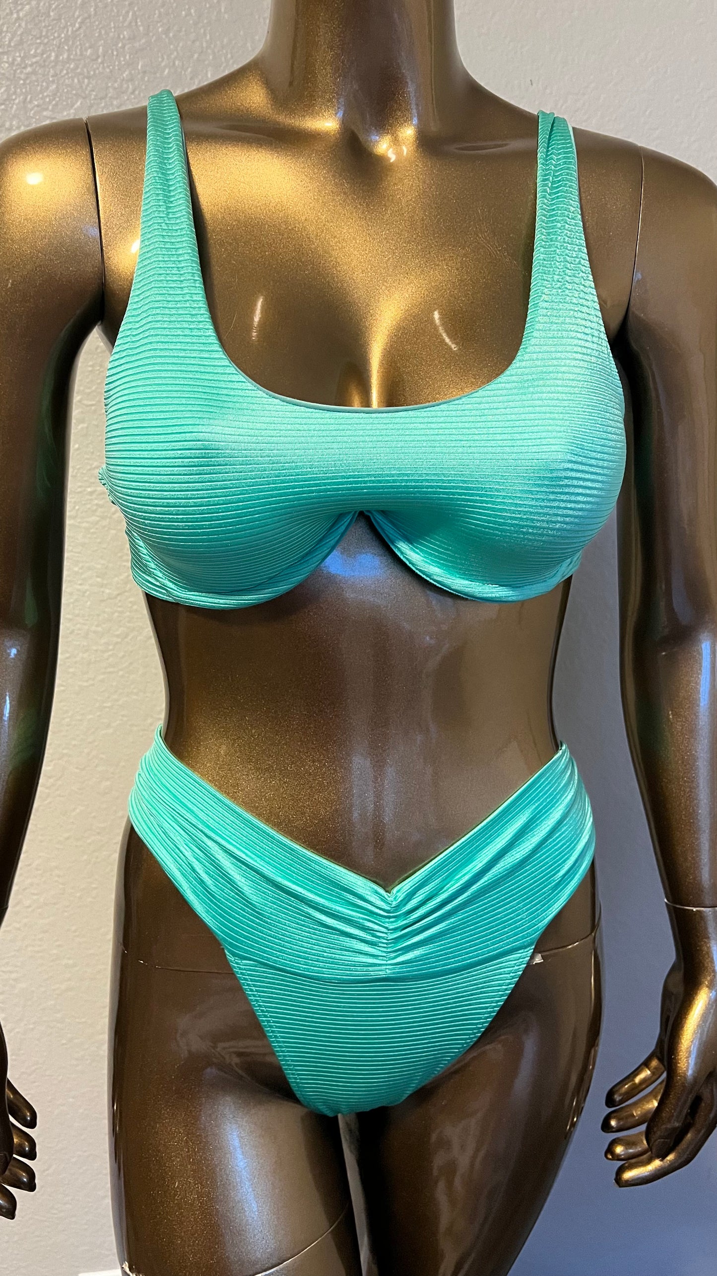 Haleiwa Adjustable Push-Up Top - On The Lo Swimwear